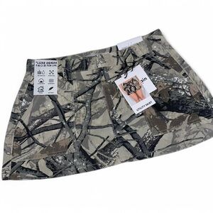 REFRAIN Camo Mossy Oak Real Tree Mini Skirt Size 9